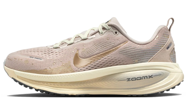 Nike Vomero 18 SE – Cream II & Metallic Gold Grain