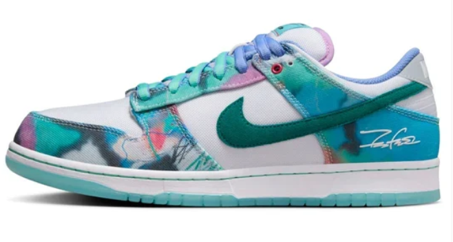 Nike SB Dunk Low x Futura Laboratories “Bleached Aqua” | HF6061-400